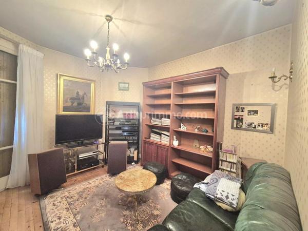 Vente                                                      Maison de ville
                        
                     14 pièces                      163 m2                     à Clermont-Ferrand