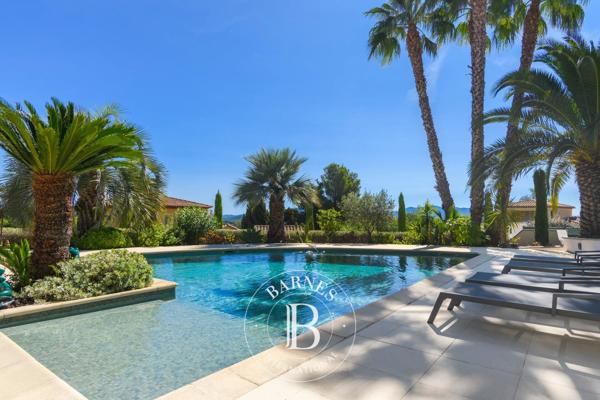 Sanary-sur-Mer, Villa  252 m² à vendre