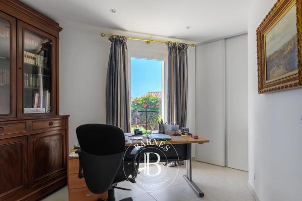 Sanary-sur-Mer, Villa  252 m² à vendre