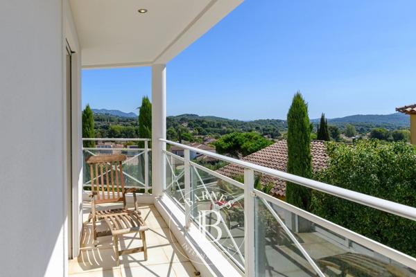 Sanary-sur-Mer, Villa  252 m² à vendre