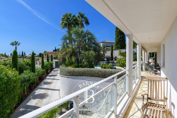 Sanary-sur-Mer, Villa  252 m² à vendre