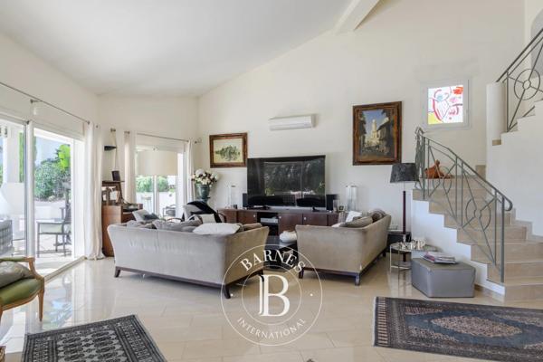 Sanary-sur-Mer, Villa  252 m² à vendre
