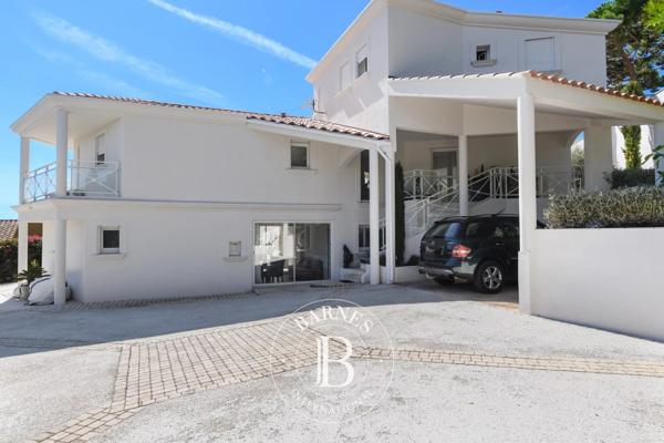 Sanary-sur-Mer, Villa  252 m² à vendre