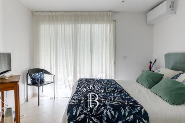 Sanary-sur-Mer, Villa  252 m² à vendre