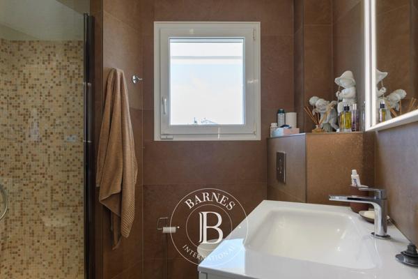 Sanary-sur-Mer, Villa  252 m² à vendre