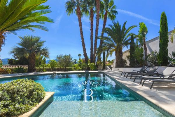 Sanary-sur-Mer, Villa  252 m² à vendre