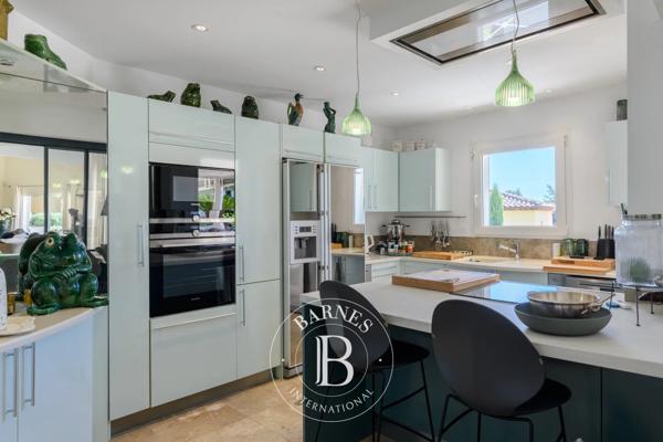 Sanary-sur-Mer, Villa  252 m² à vendre