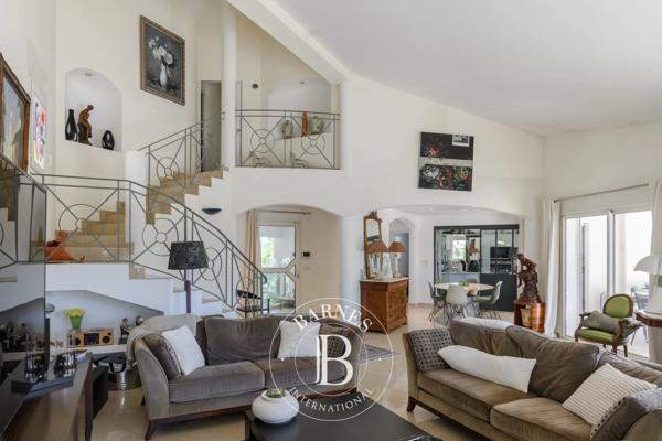 Sanary-sur-Mer, Villa  252 m² à vendre