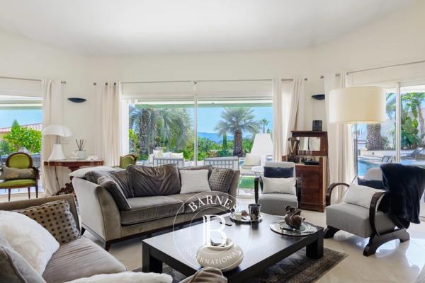 Sanary-sur-Mer, Villa  252 m² à vendre