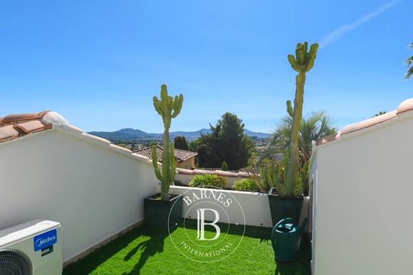 Sanary-sur-Mer, Villa  252 m² à vendre