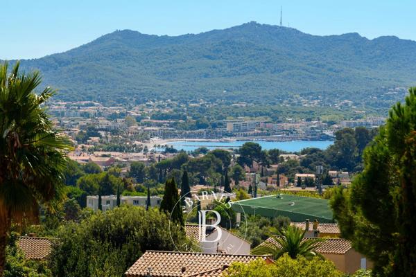 Sanary-sur-Mer, Villa  252 m² à vendre