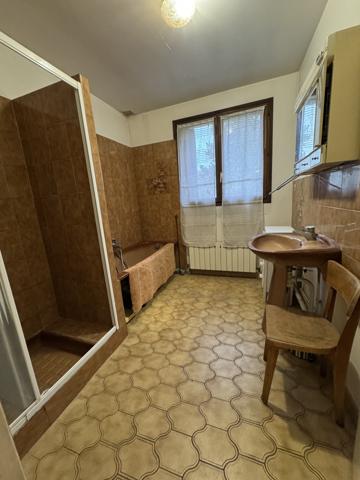 Bondy (93140) Maison familiale avec travaux, garage et jardin