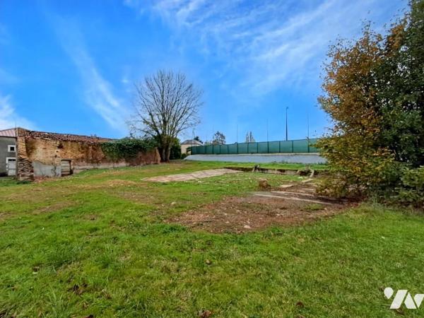 Terrain à batir avec ancienne dépendances à rénover