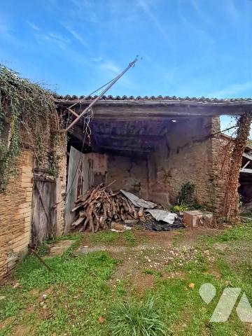 Terrain à batir avec ancienne dépendances à rénover