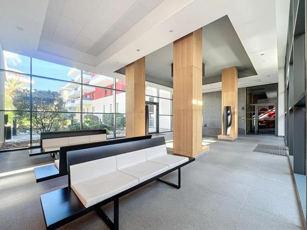 Appartement à vendre 2 pièces 35,50 m2 avec terrasse de 13,45 m2 JUVIGNAC (34) résidence de standing avec piscine