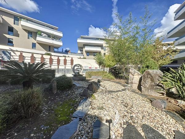 Appartement à vendre 2 pièces 35,50 m2 avec terrasse de 13,45 m2 JUVIGNAC (34) résidence de standing avec piscine