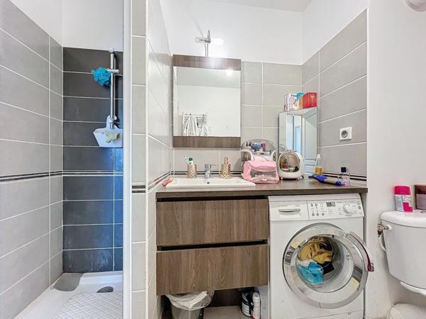 Appartement à vendre 2 pièces 35,50 m2 avec terrasse de 13,45 m2 JUVIGNAC (34) résidence de standing avec piscine