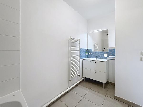 A vendre Appartement 2015 Aubagne 3 pièces 62.9 m2 +Terrasse, parking, cave