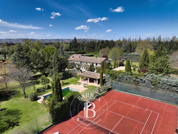 Sénas, Maison 6 Chambres -  434 m² à vendre