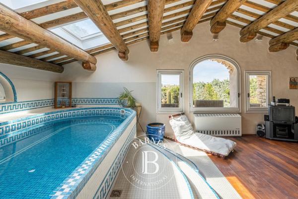 Sénas, Maison 6 Chambres -  434 m² à vendre