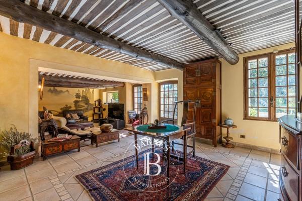 Sénas, Maison 6 Chambres -  434 m² à vendre
