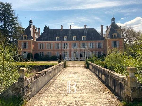 Salbris, Château 10 Chambres -  1 135 m² à vendre