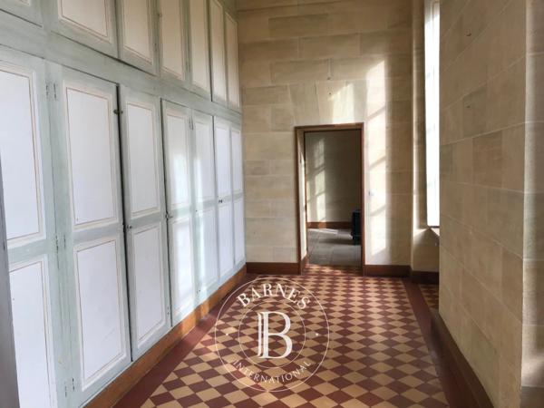 Salbris, Château 10 Chambres -  1 135 m² à vendre