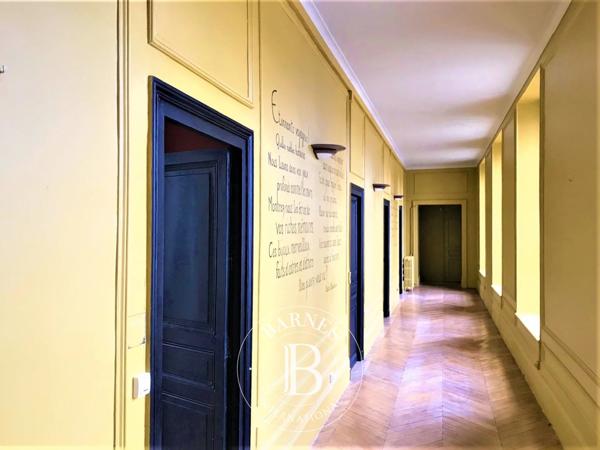 Salbris, Château 10 Chambres -  1 135 m² à vendre