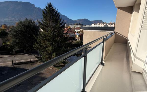 Appartement à vendre    1 pièce • 30 m2 Saint-Égrève