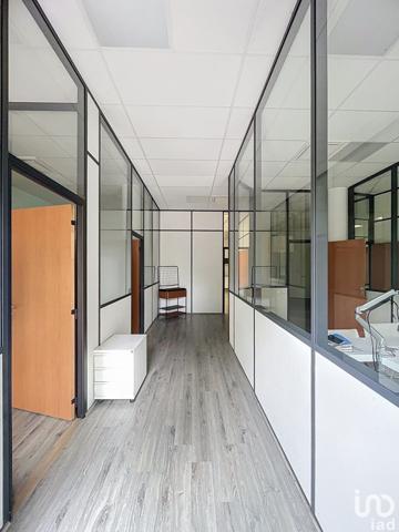 Location local d’activité 143 m² Limonest