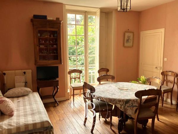 Bourges, Ensemble immobilier  920 m² à vendre
