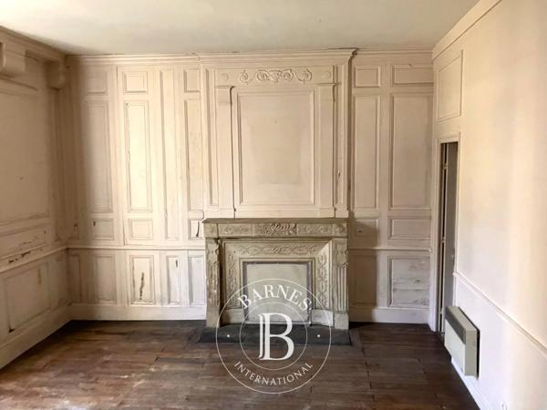 Bourges, Ensemble immobilier  920 m² à vendre