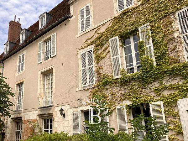 Bourges, Ensemble immobilier  920 m² à vendre