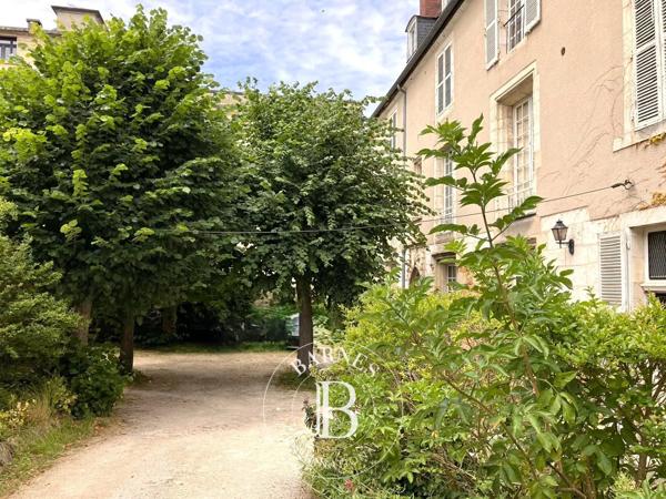 Bourges, Ensemble immobilier  920 m² à vendre