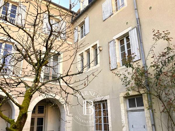 Bourges, Ensemble immobilier  920 m² à vendre