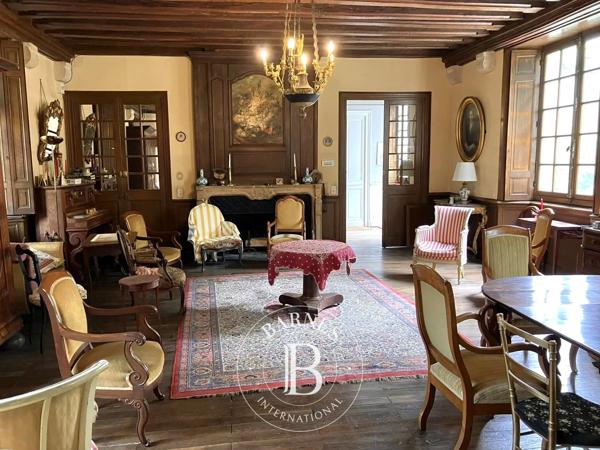 Bourges, Ensemble immobilier  920 m² à vendre