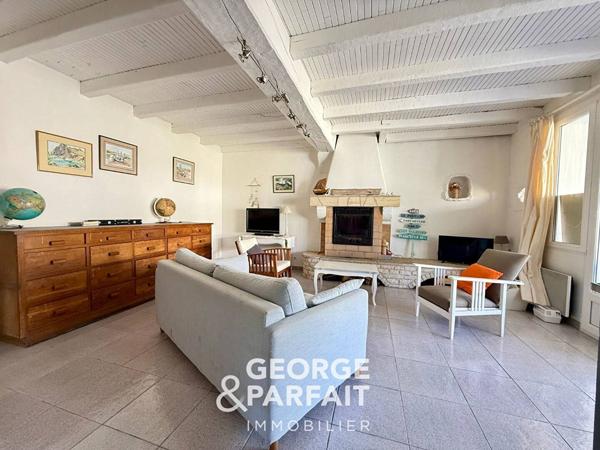 Maison centre village Loix 5 pièces 120m²