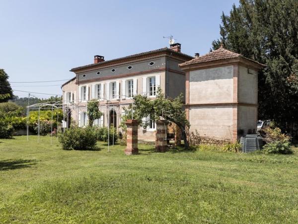 Vente / Maison de maître à Castelnau-de-Lévis (81150)