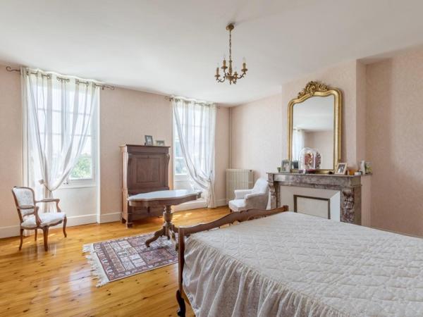 Vente / Maison de maître à Castelnau-de-Lévis (81150)