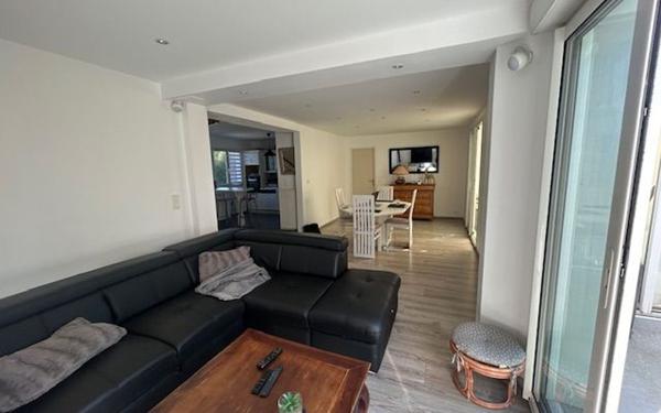 Maison à vendre    6 pièces •  Saint-Martin-des-Champs