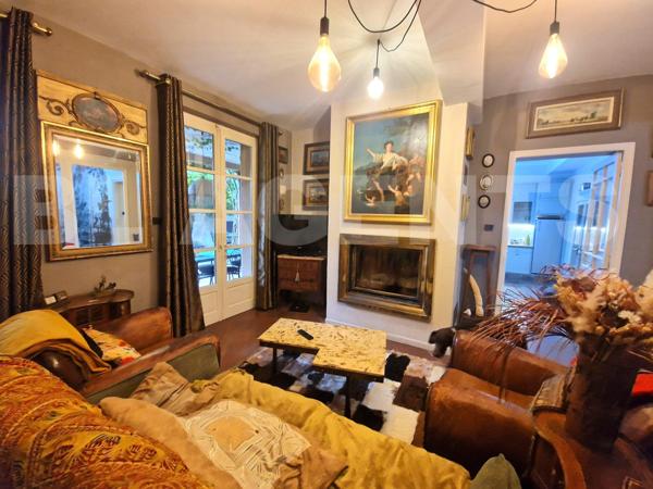 Maison de charme avec jardin intime, terrasse, balcon et SPA - centre-ville accessible à pied.