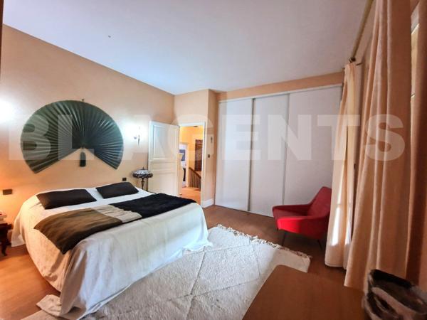 Maison de charme avec jardin intime, terrasse, balcon et SPA - centre-ville accessible à pied.