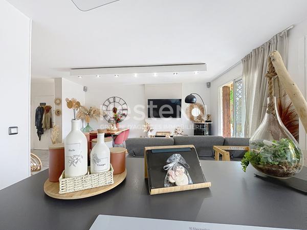 Centre ville Peymeinade : Appartement 3 pièces de 65 m2, avec jolie terrasse à Peymeinade