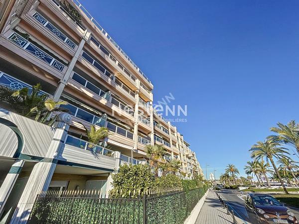 GRAND STUDIO- 33m2- VUE MER- RENOVE -BOX FERME-PISCINE-GARDIEN