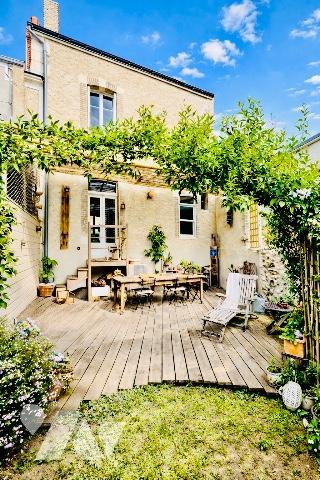 TOURS - QUARTIER VELPEAU NORD - MAISON DE CARACTÈRE - 5 CHAMBRES AVEC JARDIN
