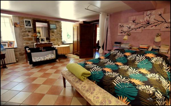 Propriété 10 pièces, 5 chambres, piscine, 1.9 hectare