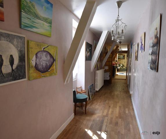 Propriété 10 pièces, 5 chambres, piscine, 1.9 hectare