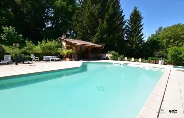 Propriété 10 pièces, 5 chambres, piscine, 1.9 hectare