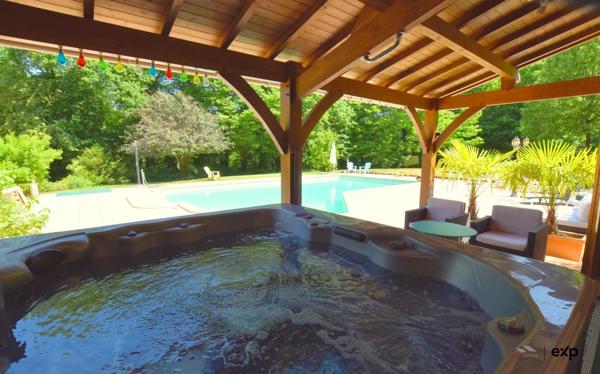 Propriété 10 pièces, 5 chambres, piscine, 1.9 hectare