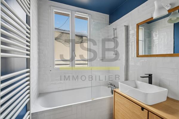 75002 - APPARTEMENT FAMILIAL ENTIEREMENT RENOVE - DERNIER ETAGE ASCENSEUR